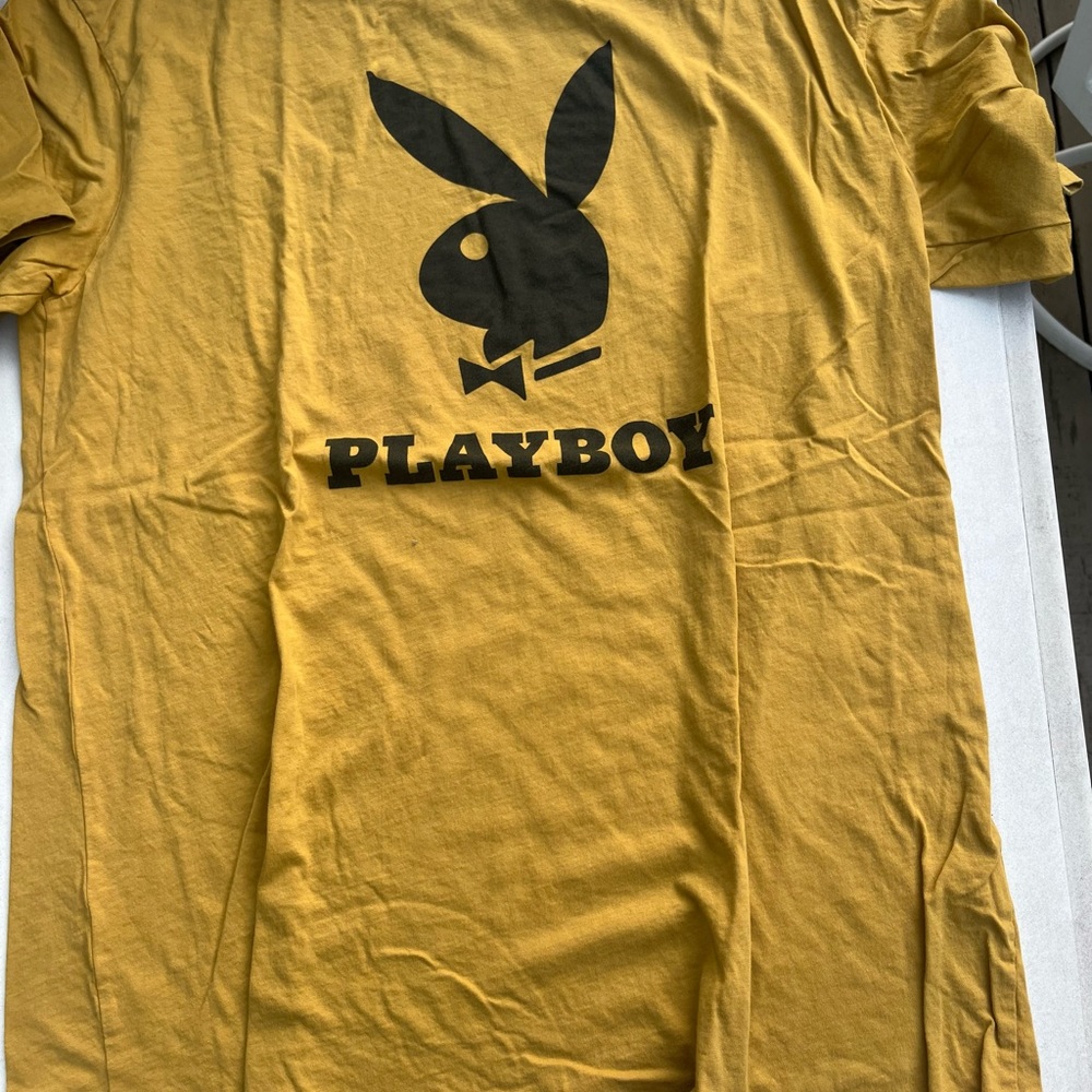 playboy short sleeve shirt size L in great condition feel free to send an offer!